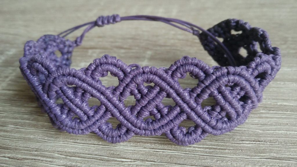 Keltske makrame narukvice Ljubič;asta keltska narukvica