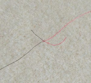 Kako nastaviti konac prilikom rada sa perlicama?