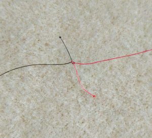 Kako nastaviti konac prilikom rada sa perlicama?